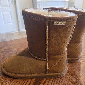 Bearpaw Emma short boots.